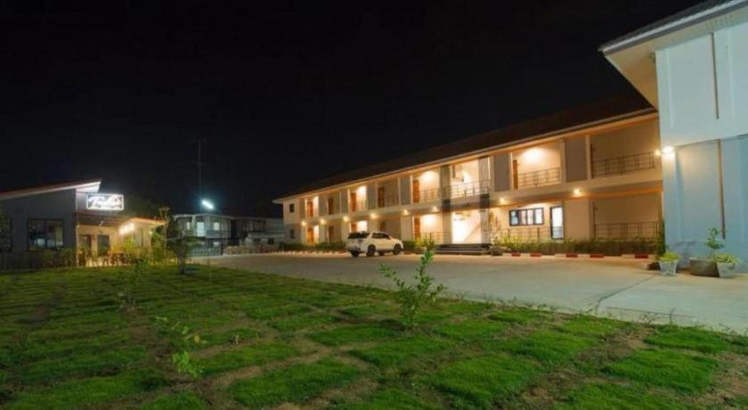 Tanban Mansion Hostel Surin Ngoại thất bức ảnh